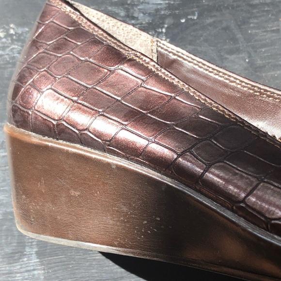 Comfy mid-brown wedgies - Picture 3 of 5